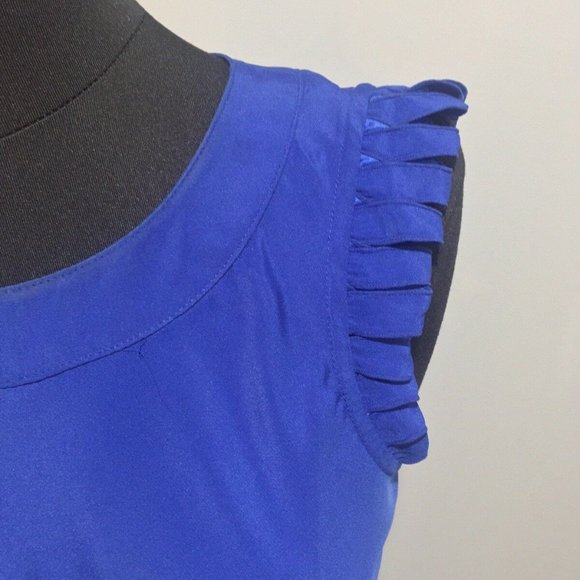 Banana Republic Sleeveless Blue XS Silky Buttons - Picture 2 of 7